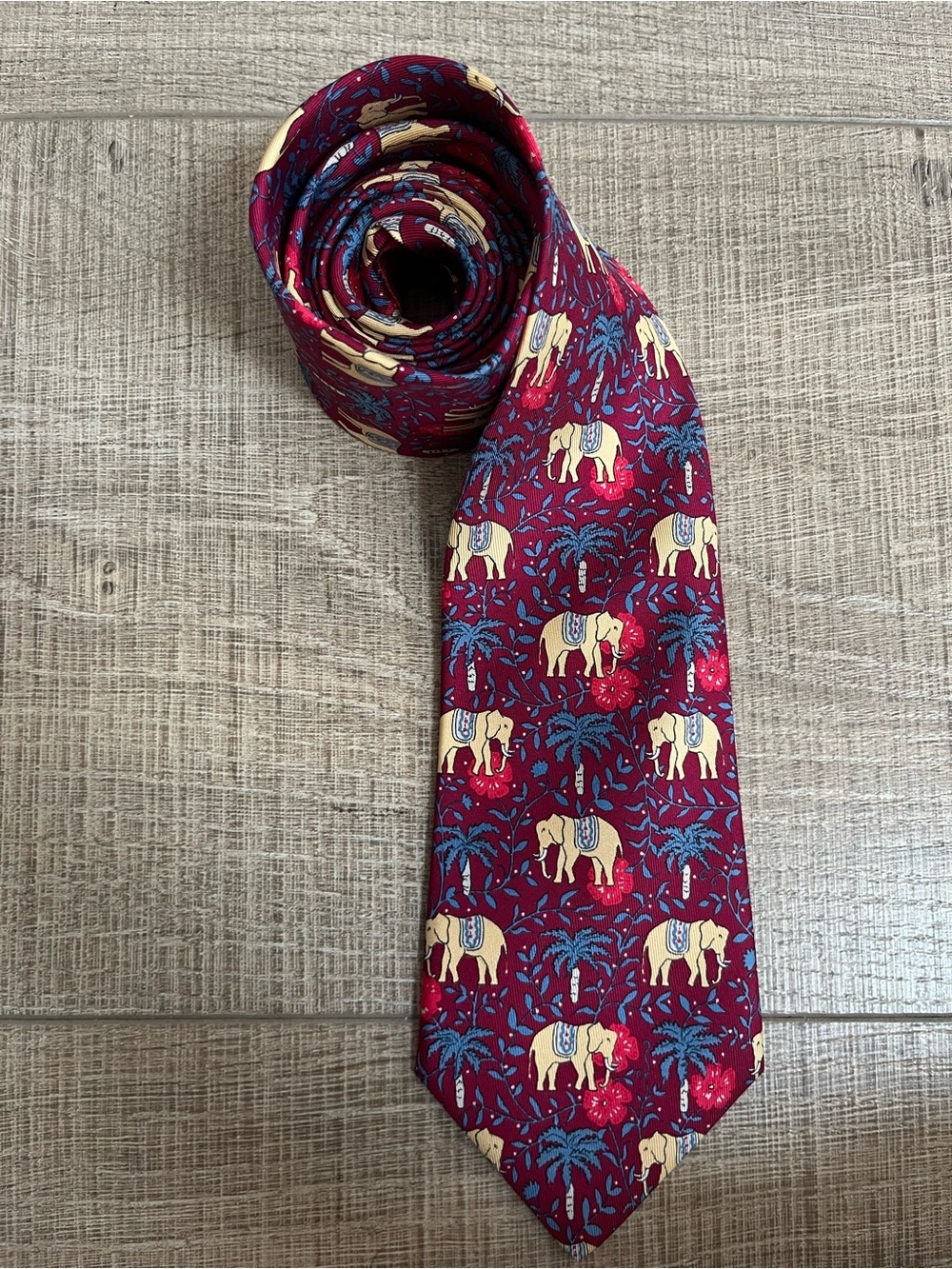 Hermes Vintage Burgundy Elephant Print Silk Tie 7183 UA Made in France 1990’s